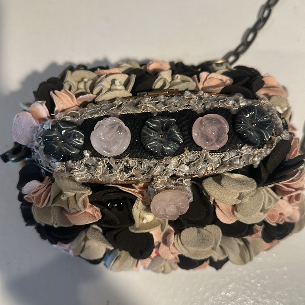Beautiful Mary Francis handbag - Picture 3 of 7